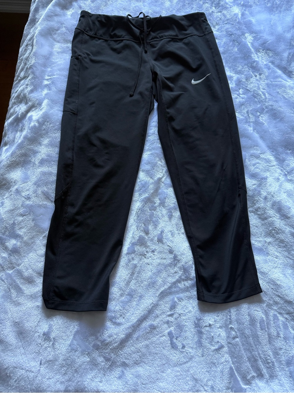 Nike Black Cropped Performance Leggings MEDIUM. Look at measurements in pics